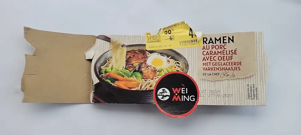 Ramen au porc caramélisé avec oeuf