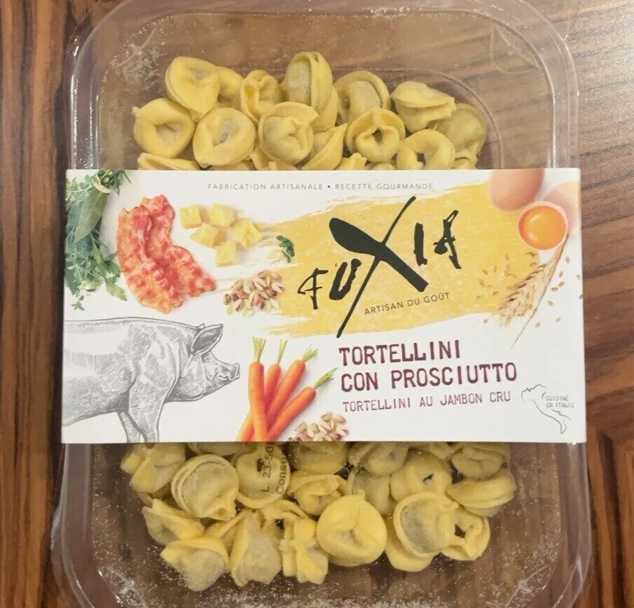 Tortellini con prosciutto
