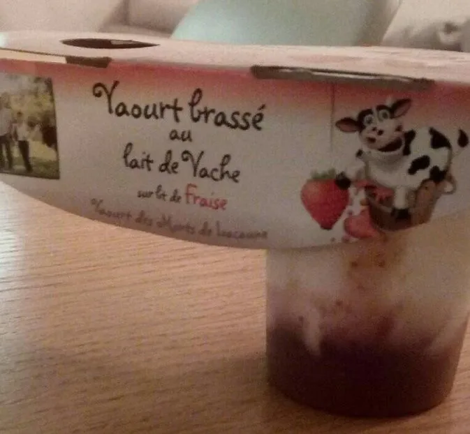 Yaourt Brassé au Lait de vache sur Lit de Fraise