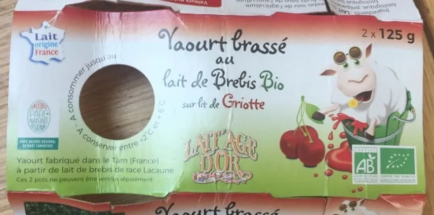 Yaourt brassé au lait de brebis bio sur lit de Griotte