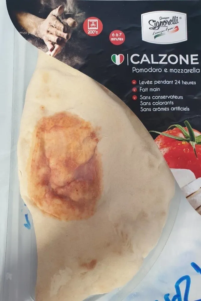 Calzone pomodoro mozzarella avec origan