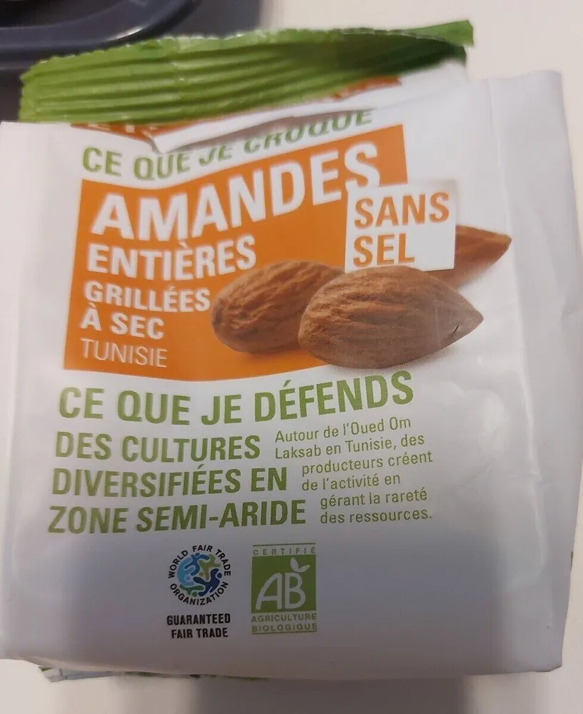Amandes entières grillées à sec