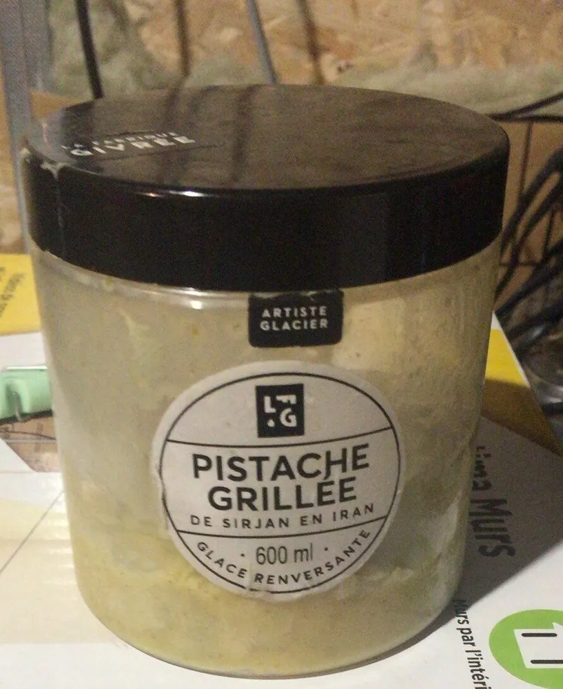 Glace à la pistache grillée