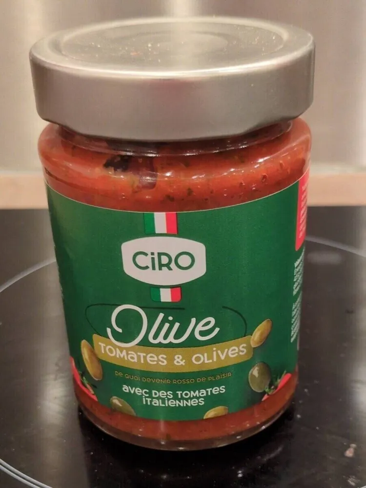 TOMATES & OLIVES