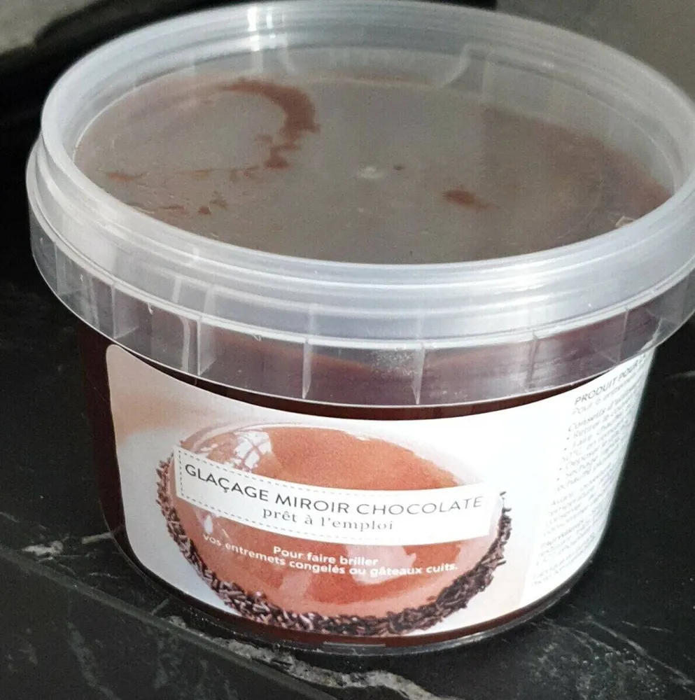 Glaçage miroir chocolaté