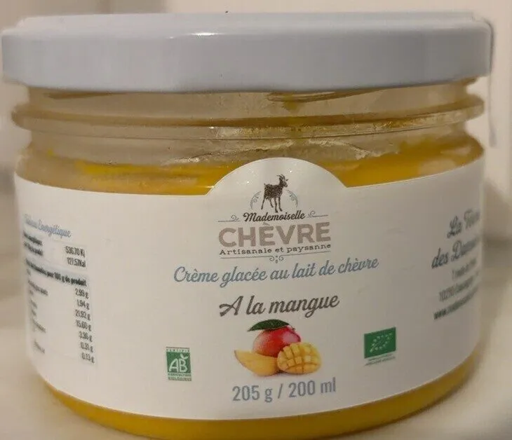 Crème glacée au lait de chèvre à la mangue
