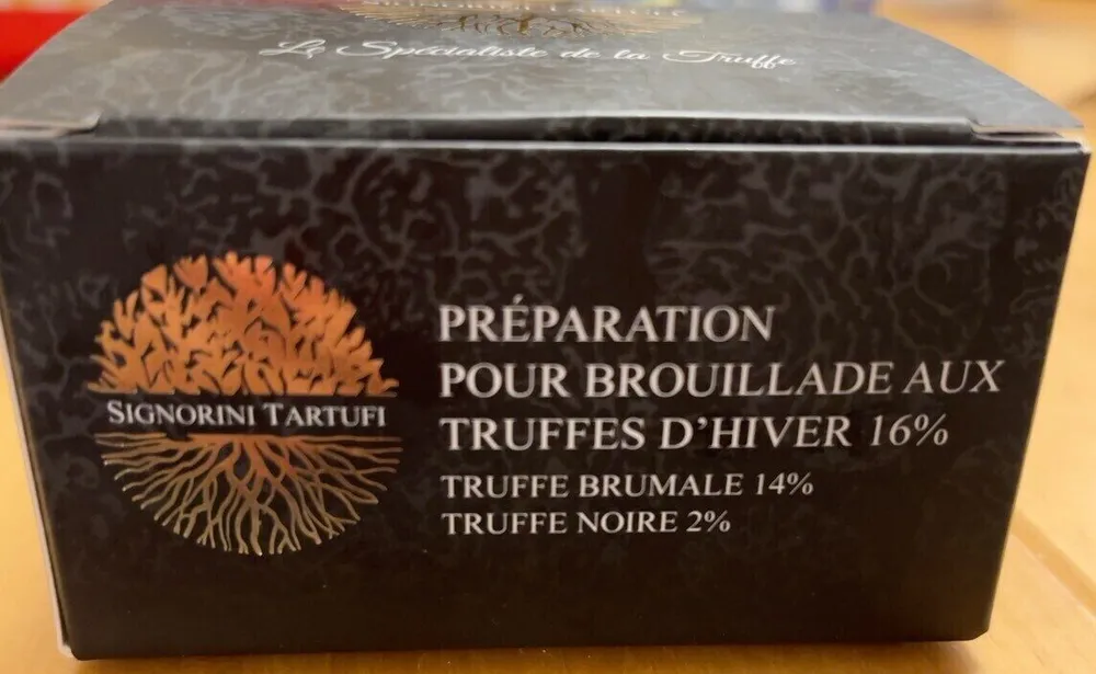 Preparation pour brouillade aux truffes d’hiver