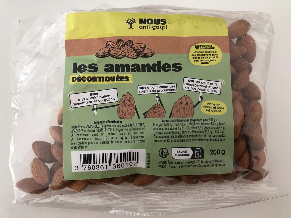 les amandes DÉCORTIQUÉES