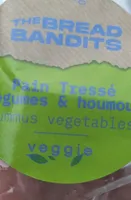 Pain tressé légumes rôtis et houmous