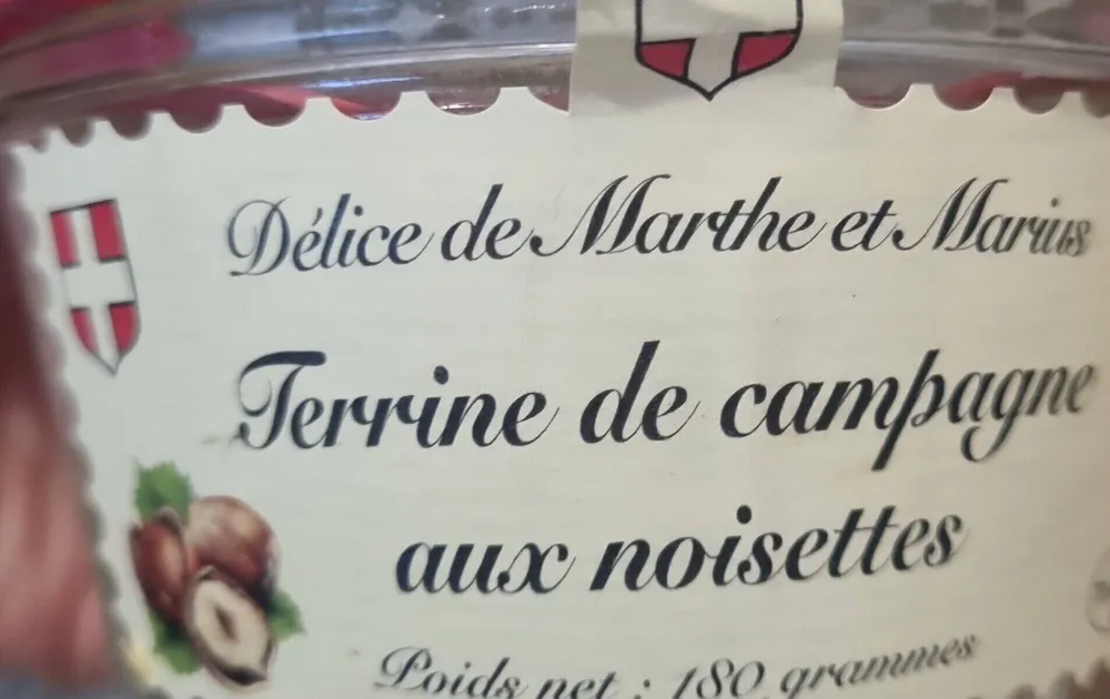 Terrine de campagne aux noisettes