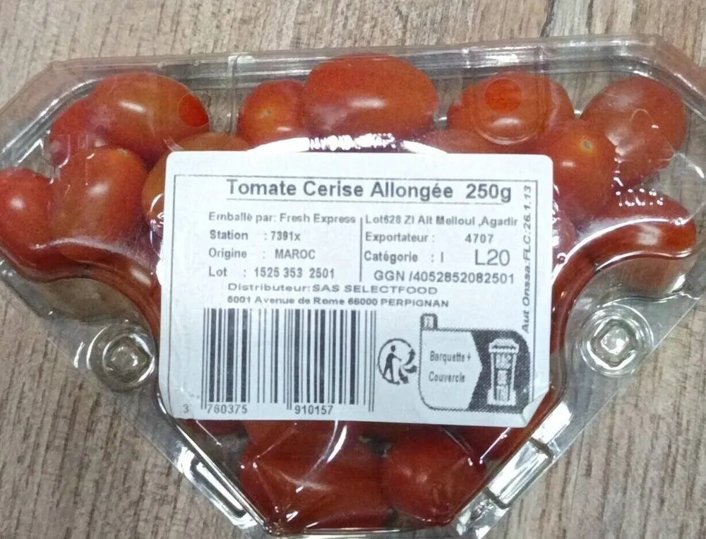 Tomate cerise allongée