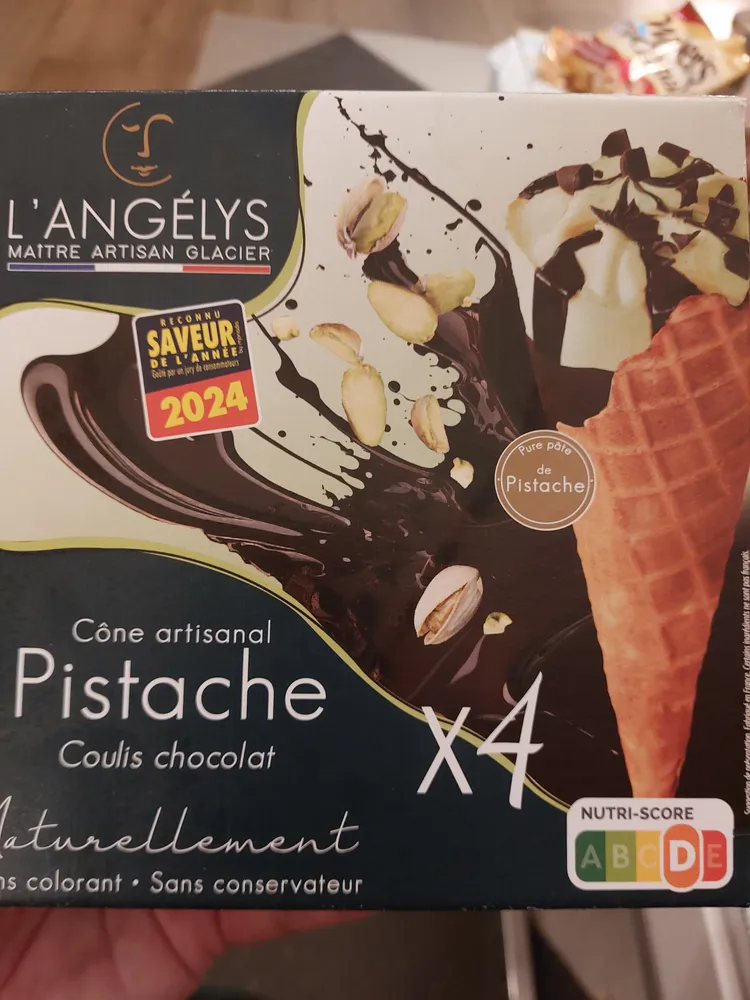 Cône pistache coulis chocolat