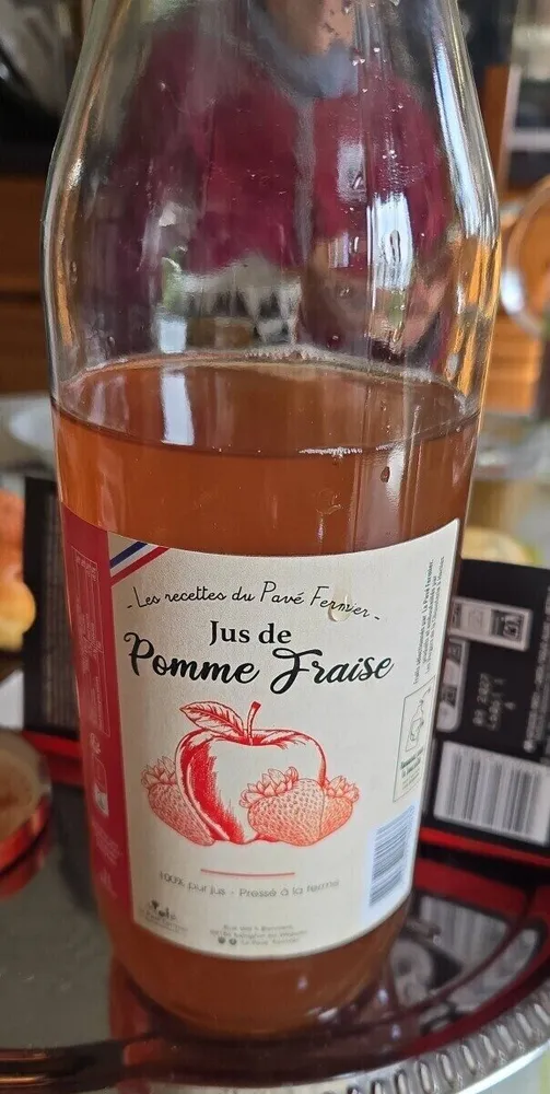 Jus de pomme fraise