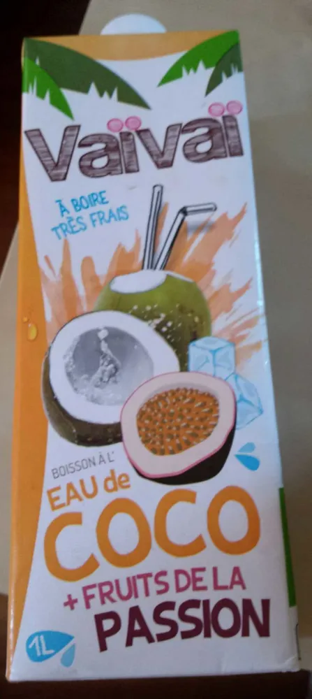 Boisson à l'eau de coco et fruits de passion