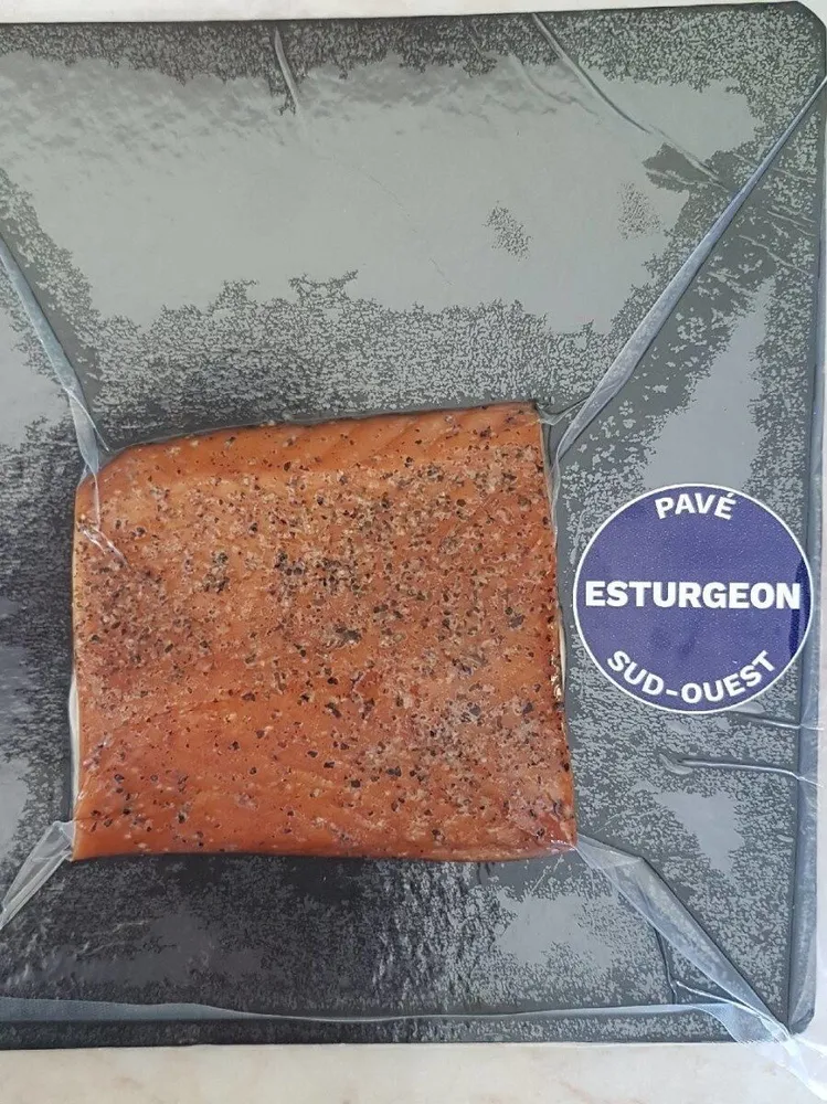 ESTURGEON FUME A CHAUD