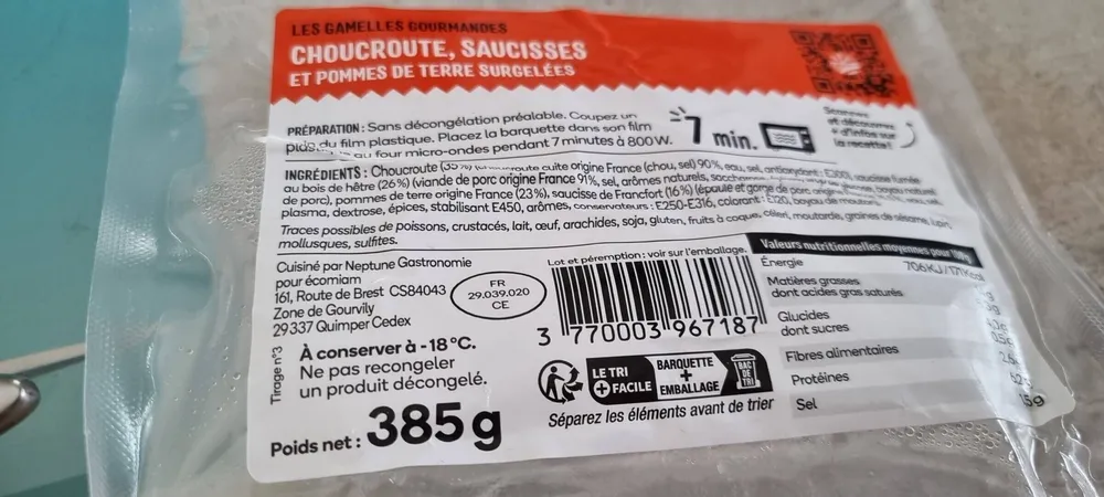 Choucroute, saucisses et pommes de terre surgelées