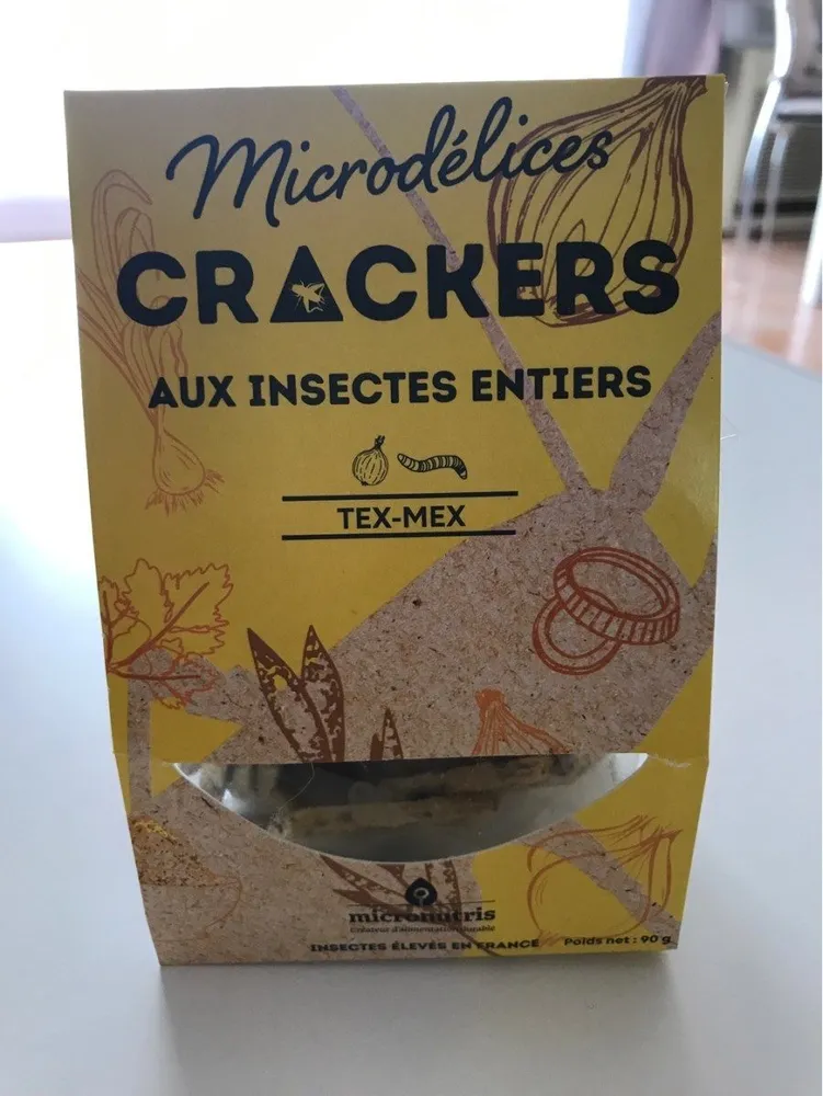 Crackers aux insectes entiers