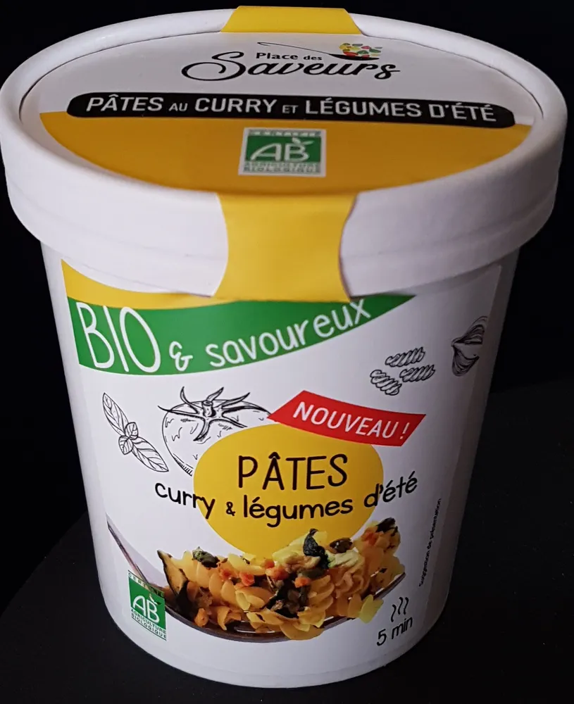 Pâtes au curry et légumes d'été bio
