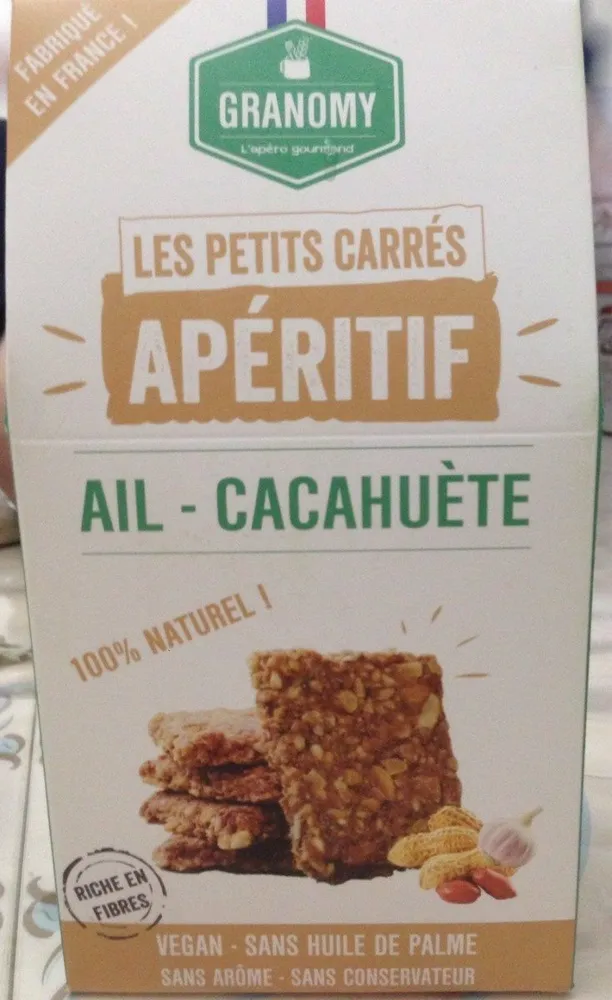 Les Petits carrés apéritif ail-cacahuète