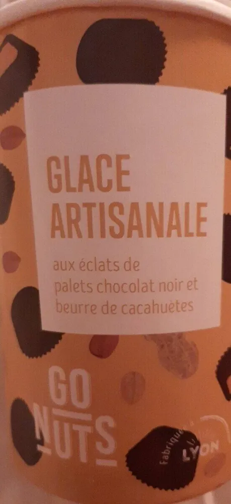 Glace artisanale aux éclats de chocolat noir/beurre de cacahuète