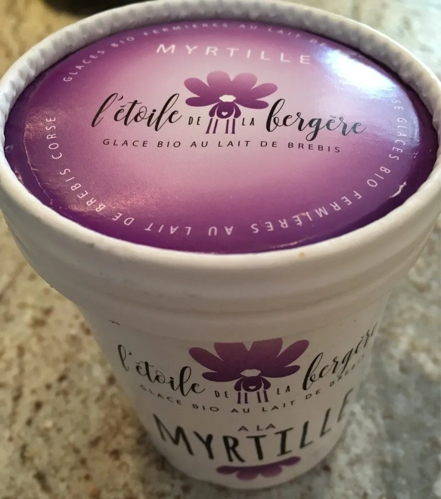 Glace fermière bio a la myrtille au lait de brebis