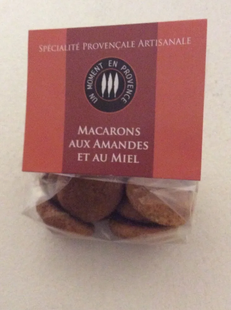 Macarons aux amandes et au miel