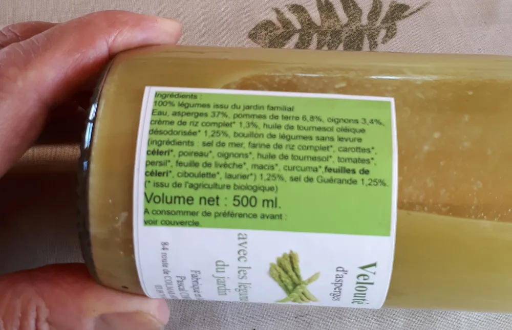 velouté  d'asperges avec les légumes du jardin