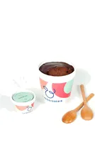 Glace Chocolat, éclats de Chocolat, sauce Chocolat