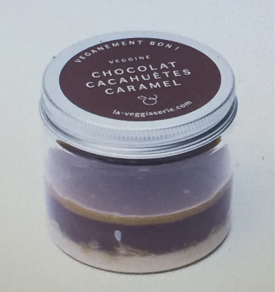 Dessert patissier chocolat cacahuetes caramel