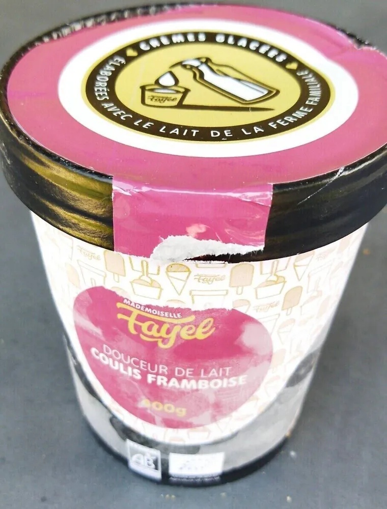 Glace Douceur de lait coulis de framboise
