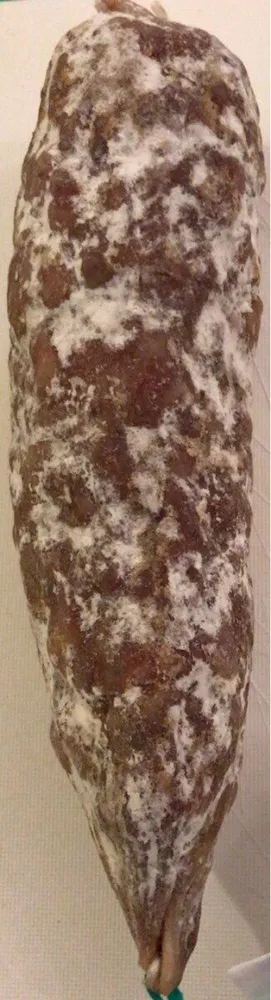 Saucisson aux noisettes