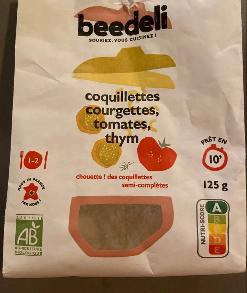 Coquillettes, courgettes, tomates, thym