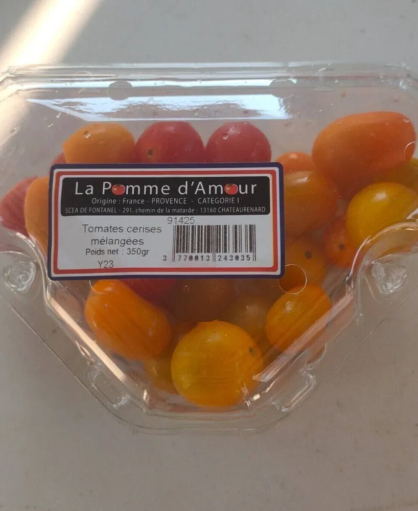 Tomates cerises mélangées