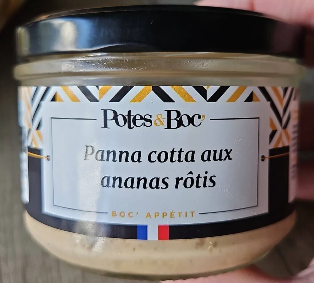Panna cotta aux ananas rôtis