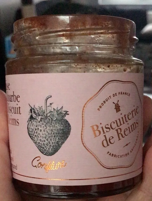 Confiture fraise rhubarbe et biscuits de reims