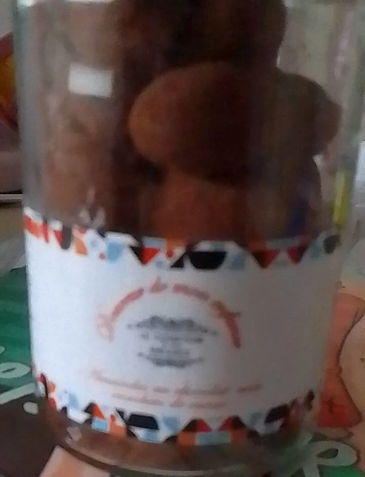 Amandes au chocolat noir enrobées de cacao