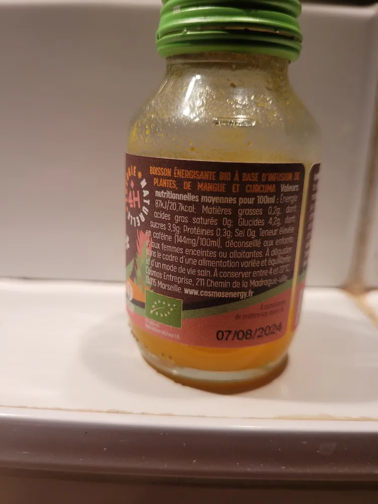 BOISSON ÉNERGISANTE BIO À BASE D'INFUSION DE PLANTES, DE MANGUE ET CURCUMA