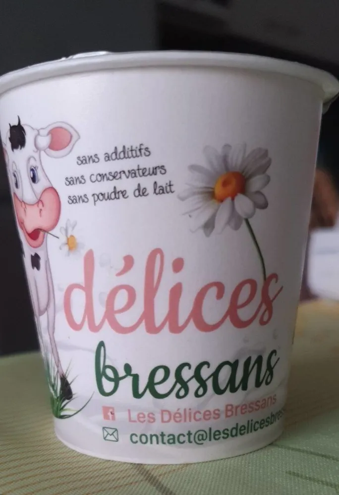 Yaourt brassé au lait entier de vache sur lit de confiture