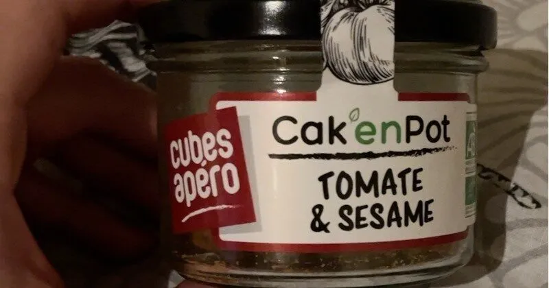 Cubes tomate et sésame