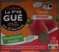 Yaourt sur lit de fraises