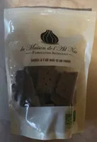 Sablés à  l'ail noir et au comté