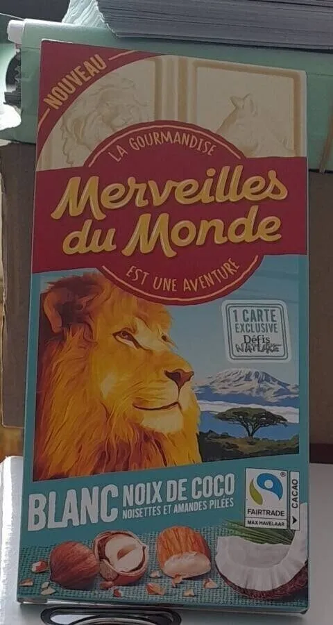 BLANC NOIX DE COCO NOISETTES ET AMANDES PILÉES