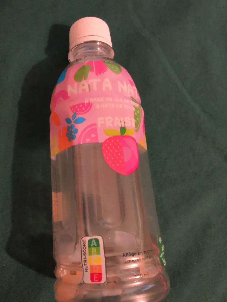 À BASE DE JUS DE FRUITS & NATA DE COCO FRAISE
