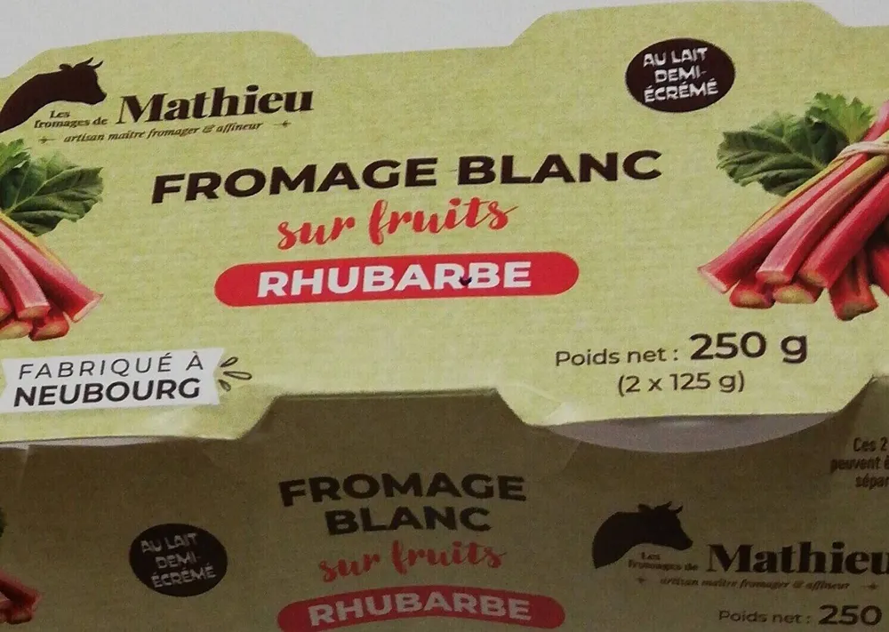 Fromage blanc sur fruits rhubarbe