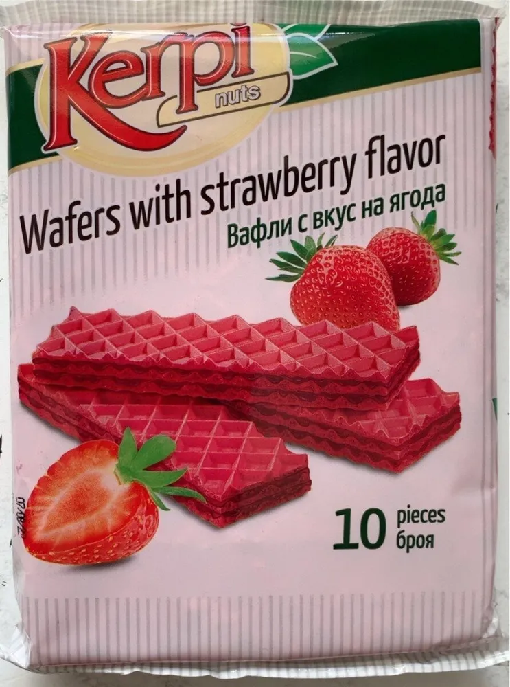 wafers with strawberry flavour