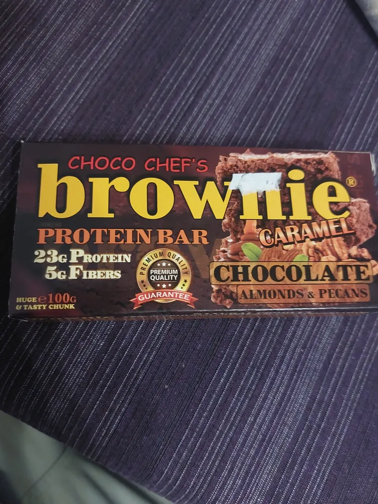 brownie PROTEIN BAR CARAMEL CHOCOLATE ALMONDS & PECANS