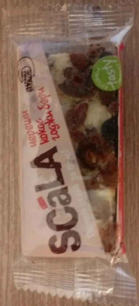 Barre de céréale aux cerises, noix de coco et baies de goji