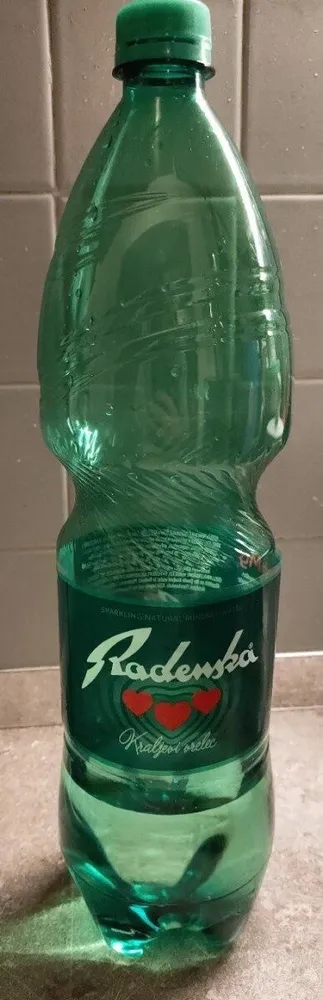 Acqua minerale naturale frizzante