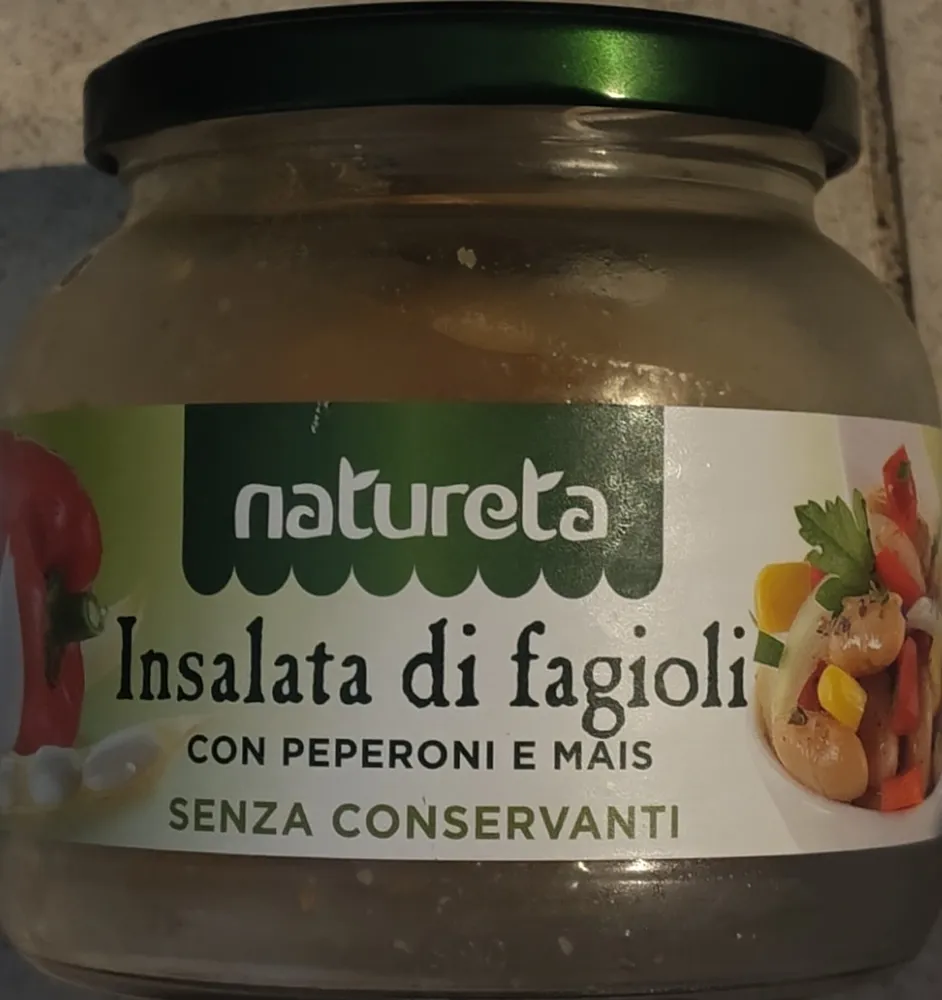 Insalata di fagioli con peperoni e mais