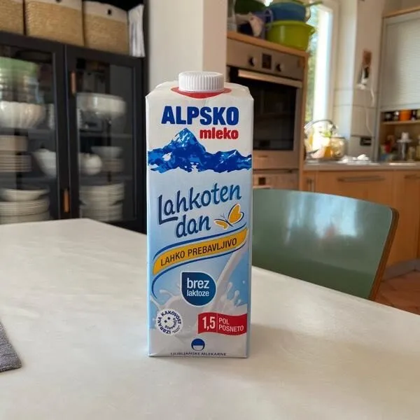 Lahkoten dan mleko 1,5 pol posneto